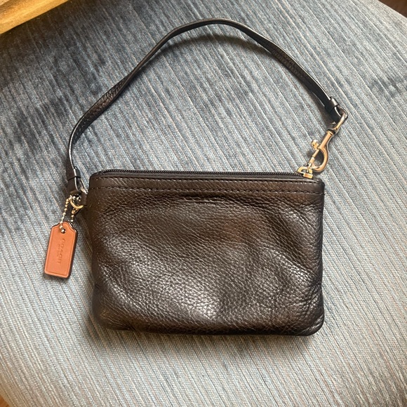 Coach park leather small wristlet in black authentic - Picture 1 of 4